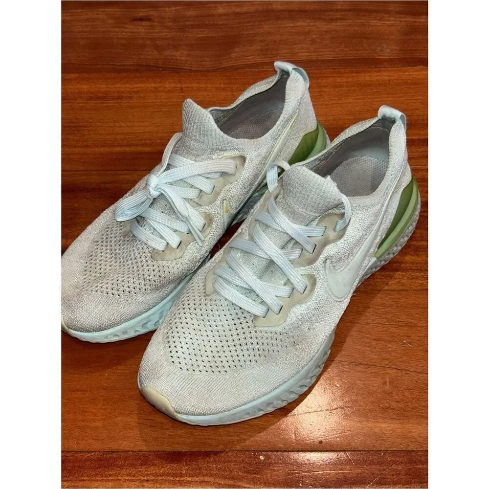 Nike Women's White Knit Running Athletic Sneakers with Olive Heel Size 8